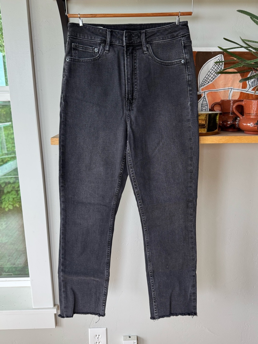 GAP Washed Black Denim Vintage Slim Sky High Straight Leg Raw Hem Jeans Sz 6